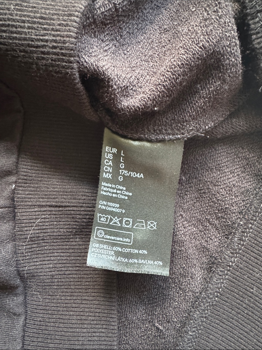 H&M Divided x Disney Black Crewneck Sweatshirt with Small Mickey emblem - Picture 6 of 7
